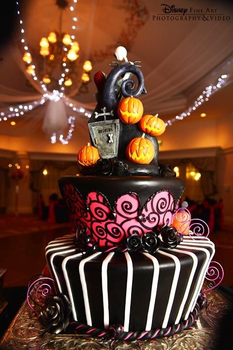 Nightmare before christmas wedding cake